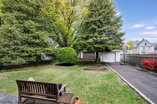 81 Evergreen Ave, Bloomfield Twp., NJ 07003