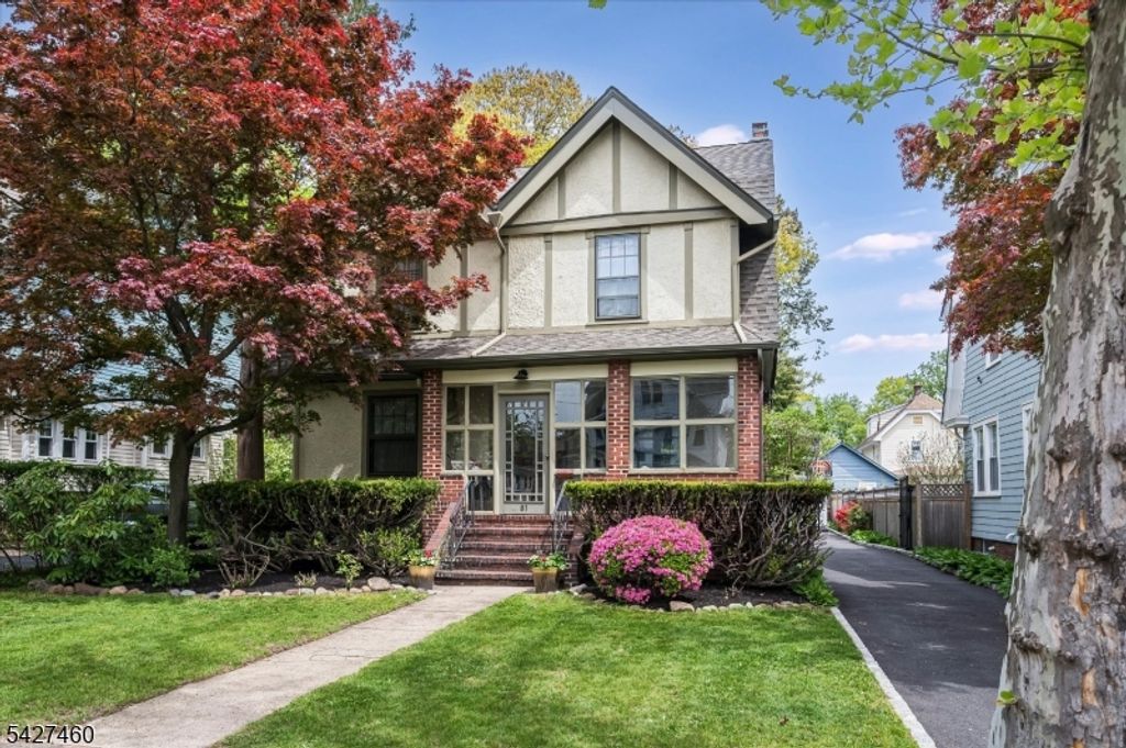 81 Evergreen Ave, Bloomfield Twp., NJ 07003