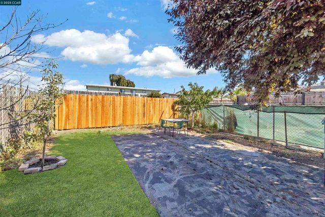 115 Ohio Ave, Richmond, CA 94804