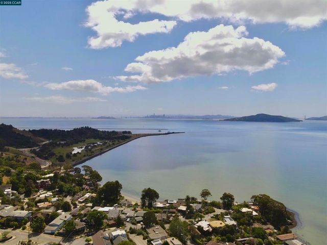 115 Ohio Ave, Richmond, CA 94804