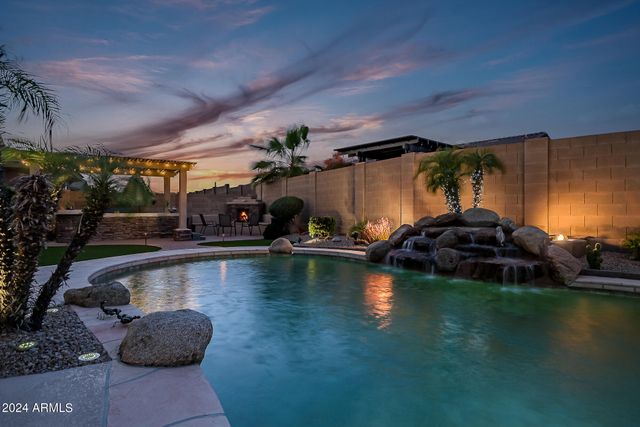 18126 W OCOTILLO Avenue, Goodyear, AZ 85338