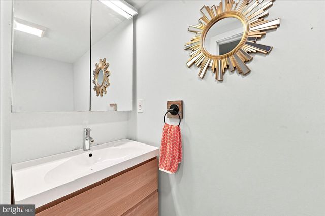 2719 CAMBRIDGE ST, Philadelphia, PA 19130