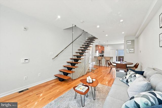 2719 CAMBRIDGE ST, Philadelphia, PA 19130