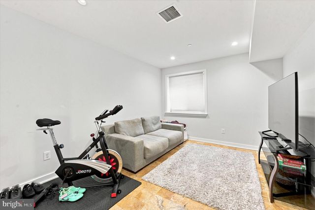 2719 CAMBRIDGE ST, Philadelphia, PA 19130