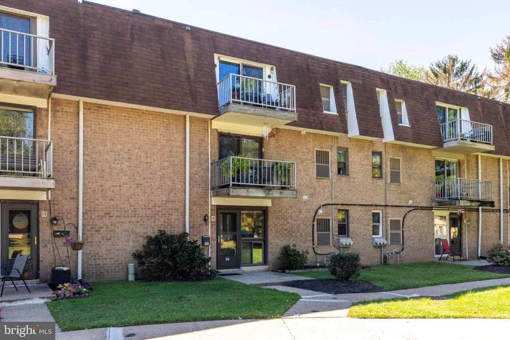 885 YORK RD #18C, WARMINSTER, PA 18974 — photo 2
