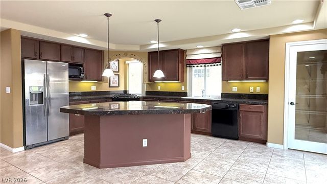 6825 Philharmonic Ave, Las Vegas, NV 89139
