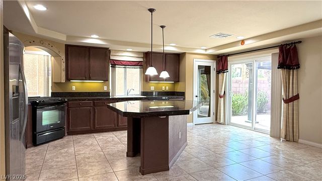 6825 Philharmonic Ave, Las Vegas, NV 89139