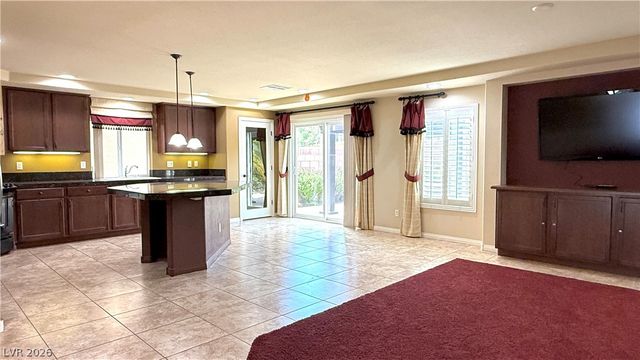 6825 Philharmonic Ave, Las Vegas, NV 89139