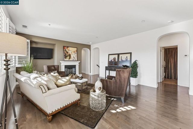 7730 Stoneleaf Rd, San Ramon, CA 94582