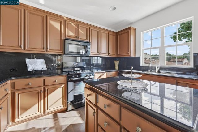 7730 Stoneleaf Rd, San Ramon, CA 94582