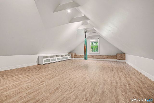 15 Maplecrest Drive, Danbury, CT 06811