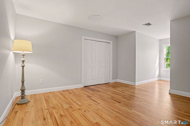 15 Maplecrest Drive, Danbury, CT 06811