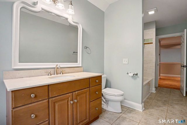 15 Maplecrest Drive, Danbury, CT 06811