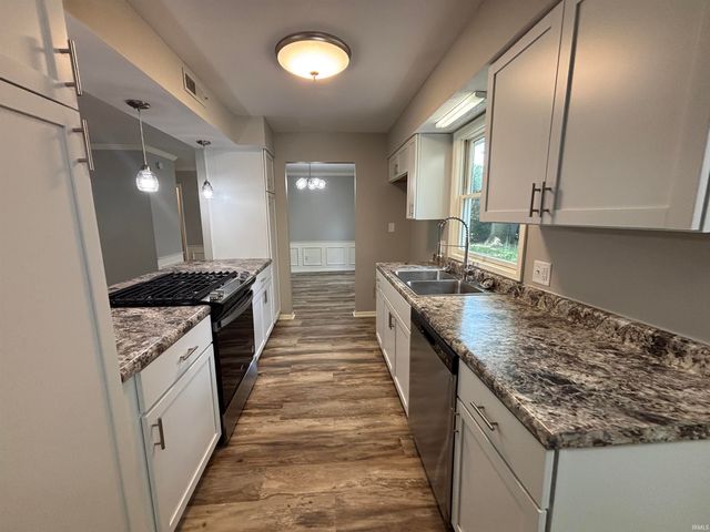 2227 Lakeland Lane, Fort Wayne, IN 46815