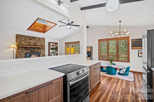 39 Spooks Branch Extension, Asheville, NC 28804