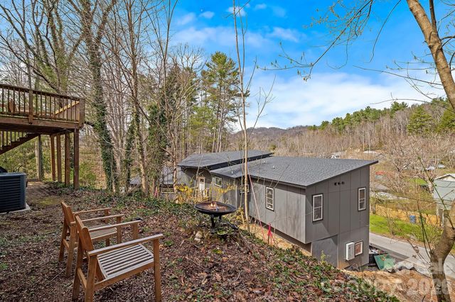 39 Spooks Branch Extension, Asheville, NC 28804