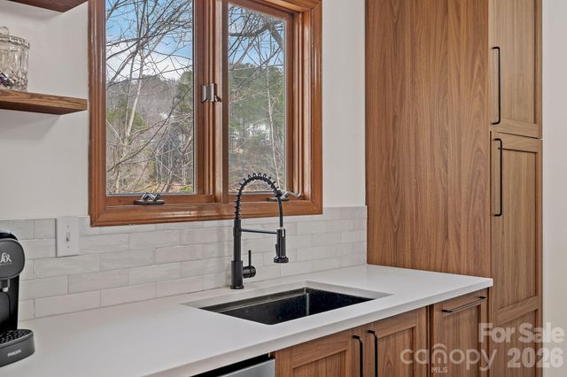 39 Spooks Branch Extension, Asheville, NC 28804