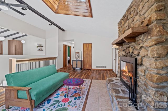 39 Spooks Branch Extension, Asheville, NC 28804