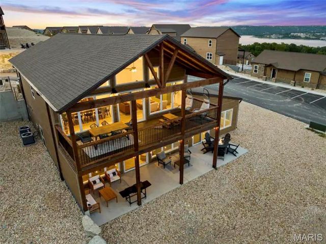 18 Settlers Cove, Kimberling City, MO 65686