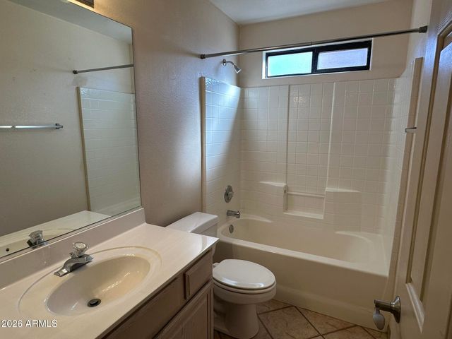 14462 N SHERWOOD Drive B, Fountain Hills, AZ 85268