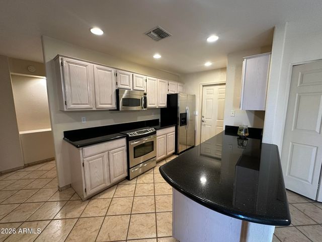 14462 N SHERWOOD Drive B, Fountain Hills, AZ 85268