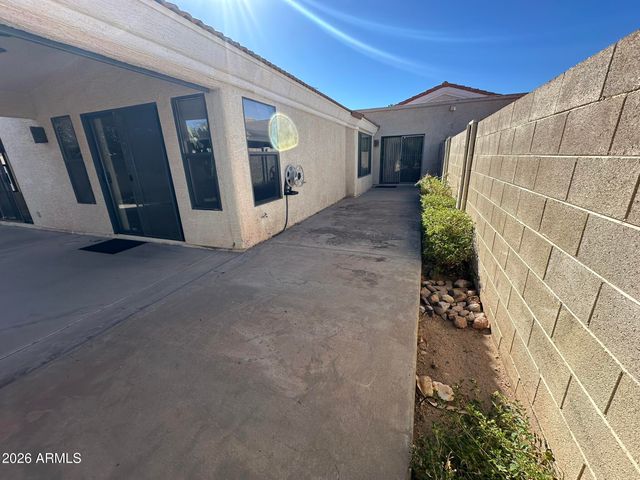 14462 N SHERWOOD Drive B, Fountain Hills, AZ 85268
