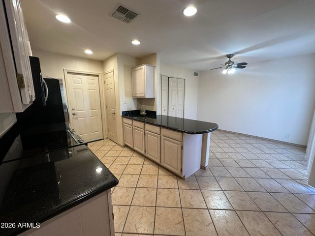 14462 N SHERWOOD Drive B, Fountain Hills, AZ 85268