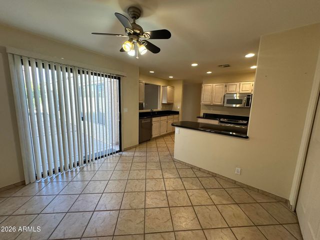 14462 N SHERWOOD Drive B, Fountain Hills, AZ 85268