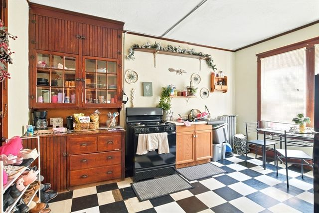 11 Conway St, Greenfield, MA 01301