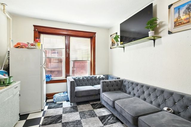 11 Conway St, Greenfield, MA 01301