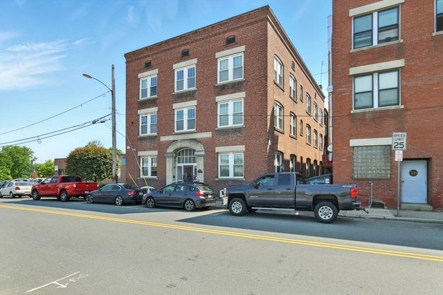 11 Conway St, Greenfield, MA 01301