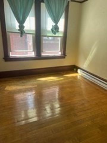 11 Conway St, Greenfield, MA 01301