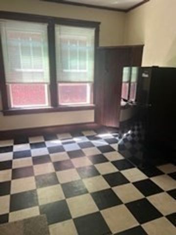 11 Conway St, Greenfield, MA 01301