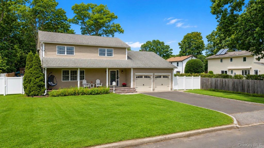 282 6th Avenue, Saint James, NY 11780 — exterior