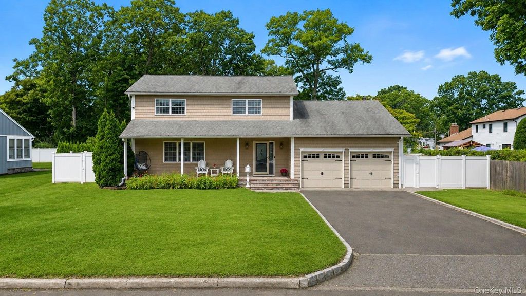 282 6th Avenue, Saint James, NY 11780 — photo 3