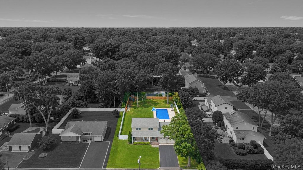 282 6th Avenue, Saint James, NY 11780 — photo 5