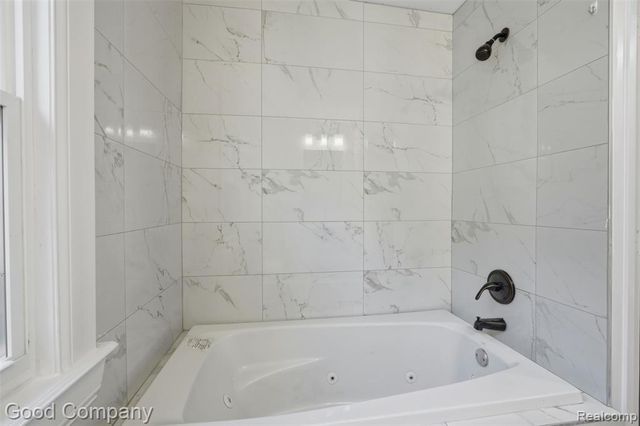 2717 Burlingame, Detroit, MI 48206