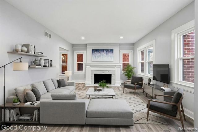 2717 Burlingame, Detroit, MI 48206