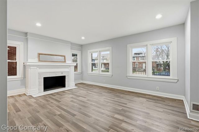 2717 Burlingame, Detroit, MI 48206