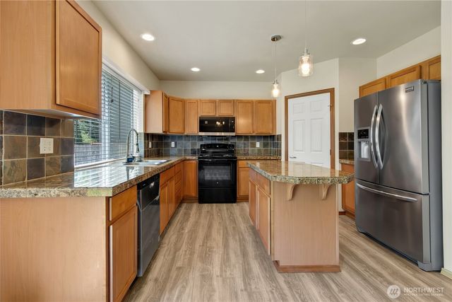 15410 87th Avenue E, Puyallup, WA 98375