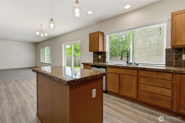 15410 87th Avenue E, Puyallup, WA 98375