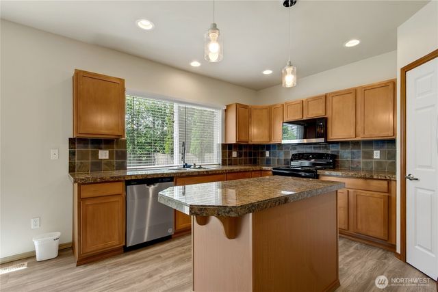 15410 87th Avenue E, Puyallup, WA 98375