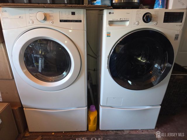 16 Hare Bell Hollow, Toms River, NJ 08755