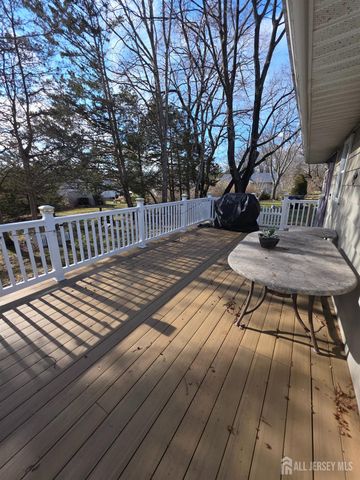 16 Hare Bell Hollow, Toms River, NJ 08755