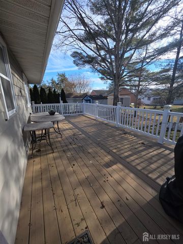 16 Hare Bell Hollow, Toms River, NJ 08755