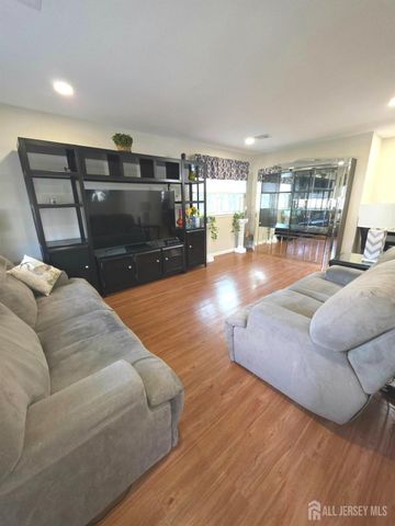 16 Hare Bell Hollow, Toms River, NJ 08755