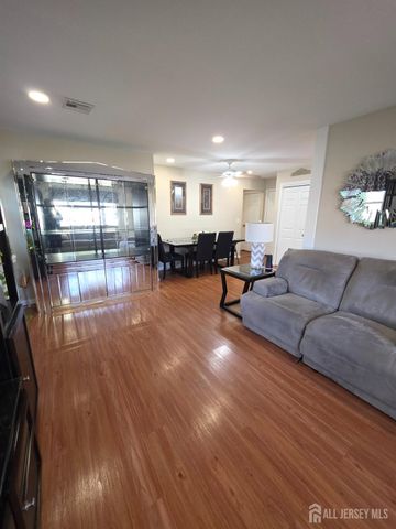 16 Hare Bell Hollow, Toms River, NJ 08755