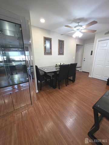 16 Hare Bell Hollow, Toms River, NJ 08755