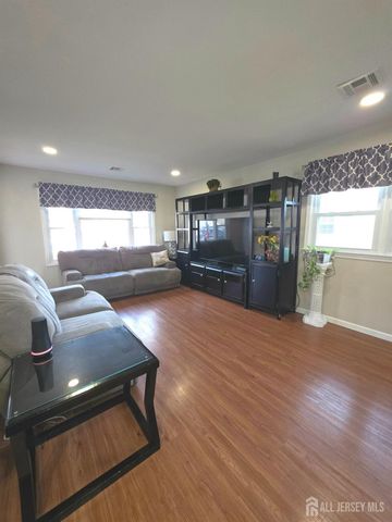 16 Hare Bell Hollow, Toms River, NJ 08755