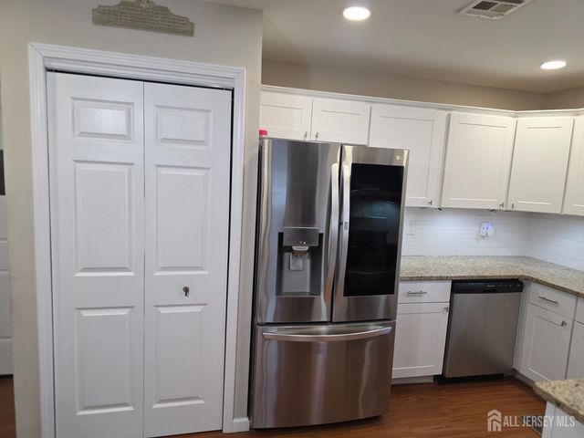 16 Hare Bell Hollow, Toms River, NJ 08755